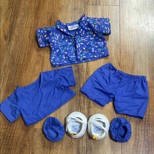 Build a bear nurse or doctor scrubs with shoes and shoe covers